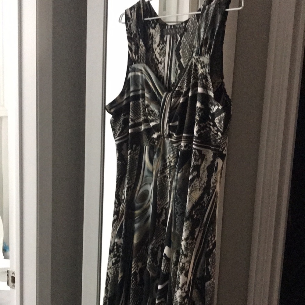 Dress - Picture 2 of 6
